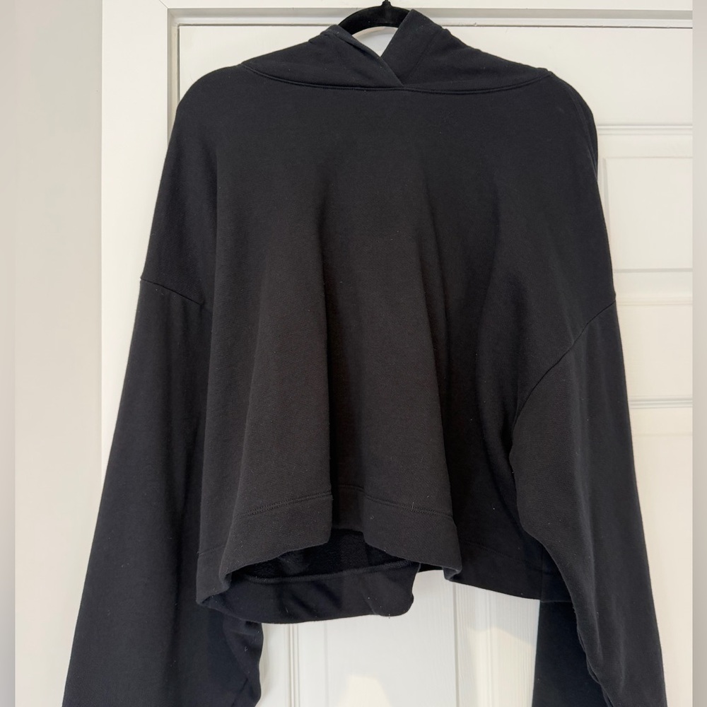 Auth.✅ ALO Yoga “Bae” Crop Hoodie in “Black” Size Large🖤 - Picture 2 of 7